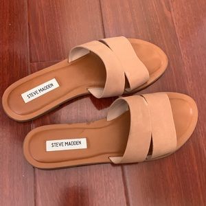 Steve Madden - NEW - brown flat sandals - size 9.5